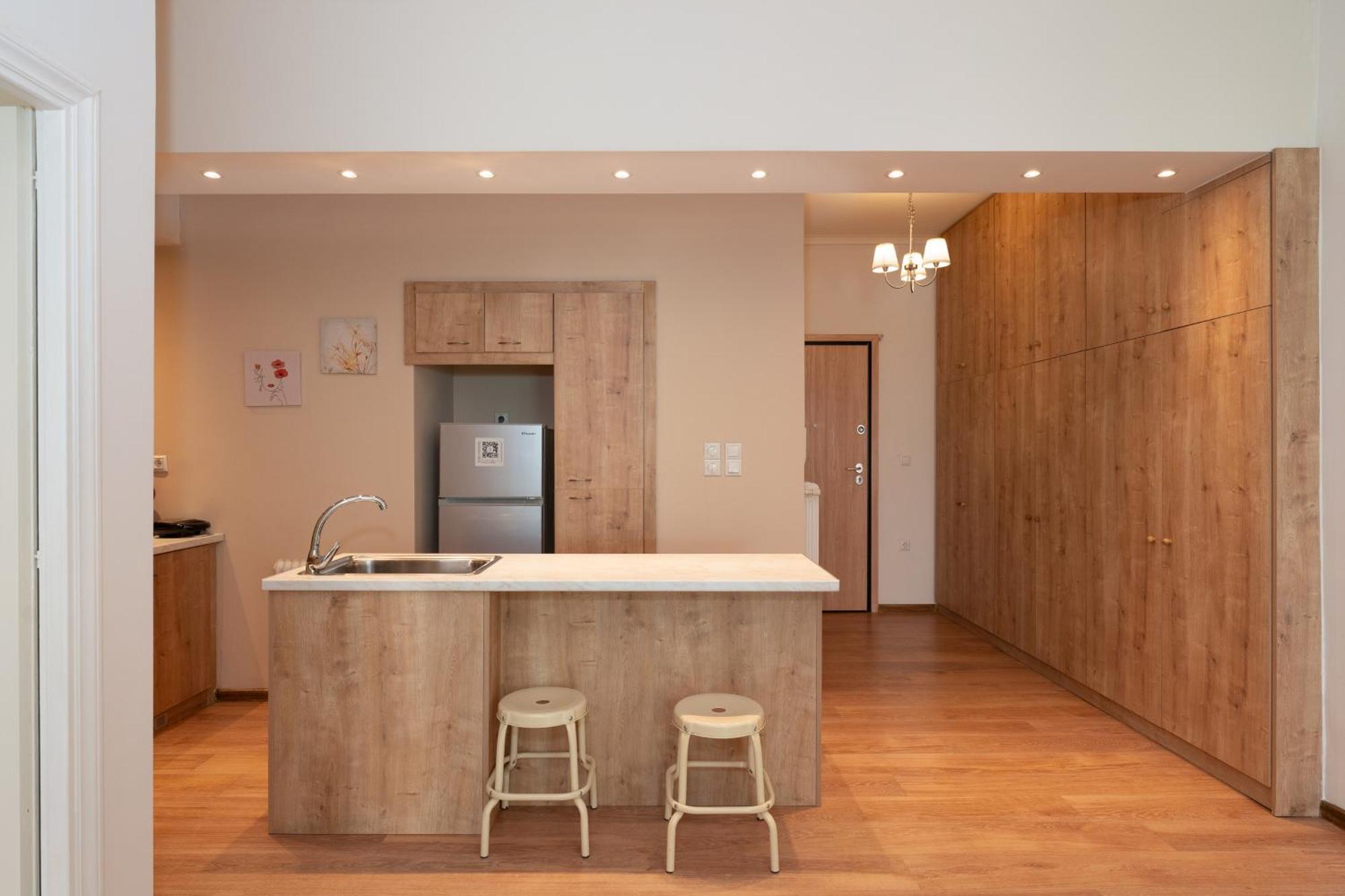 公寓 Contemporary Made Of Wood And Stone.